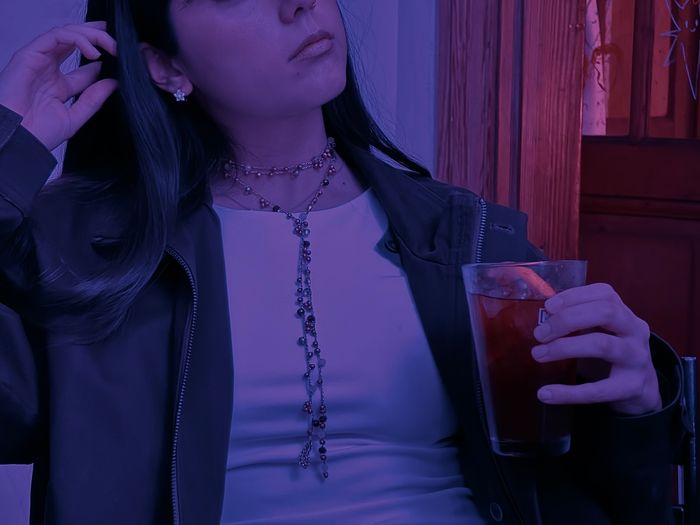 Collar largo con luz violeta